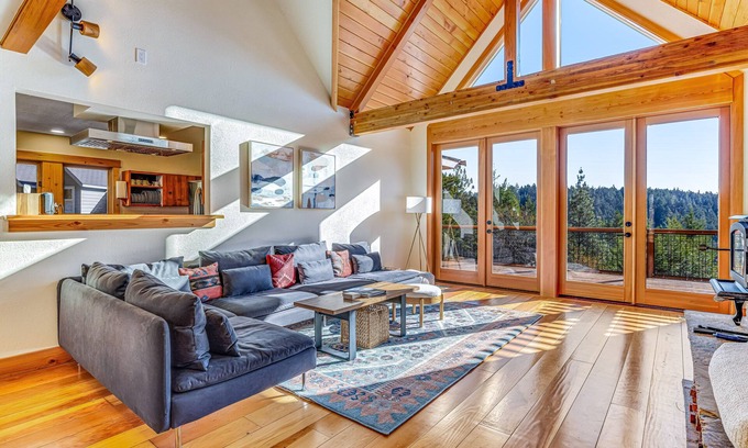 Little River House | Stunning 3BR with ridge top views, trails, & hot tub on 10 acre property