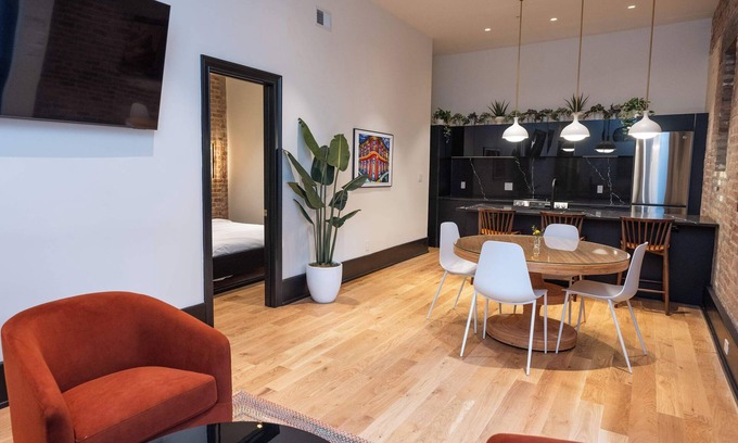 Faubourg Lafayette Hotel | Stunning 4 Bed 3 Bath Suite with Pool, Great location New Orleans