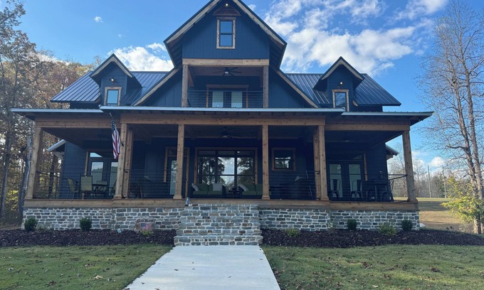 Double Springs House | Stunning 4-bedroom house with amazing outdoor space and dock in Double Springs.