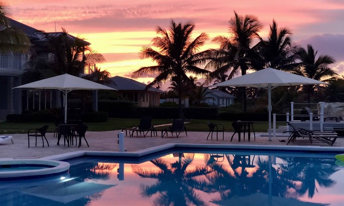 Jimmy Hill Villa | Stunning 4 bedroom Beachfront Villa! Infinity pool & hot tub.