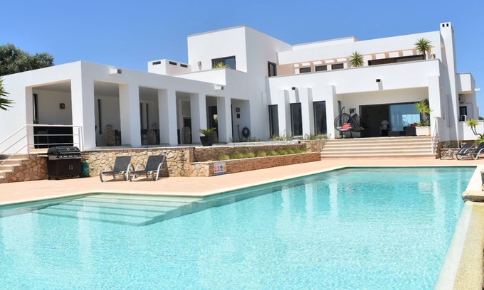 Porto de Mos Villa | Stunning 4 Bedroom Detached Villa with Private Pool located in Lagos