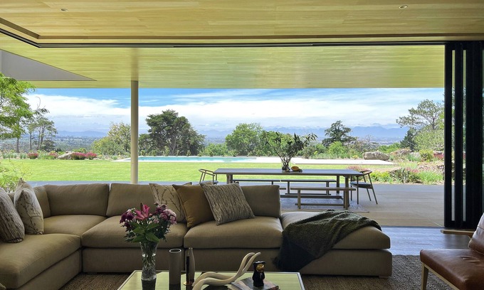 Steenberg Estate House | Stunning 4 bedroom home in Zwaanswyk