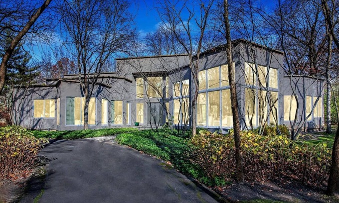 Bannockburn House | Stunning 4-bedroom house combines comfort, elegance, and is pet-friendly