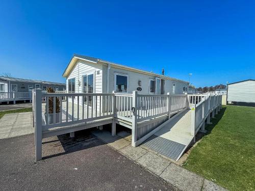 Hunstanton Cabin | Stunning 4 Berth Lodge With Decking At Manor Park In Hunstanton Ref 23173K