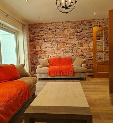 Solihull Apartment | Stunning 5-bed House near NEC & BHX