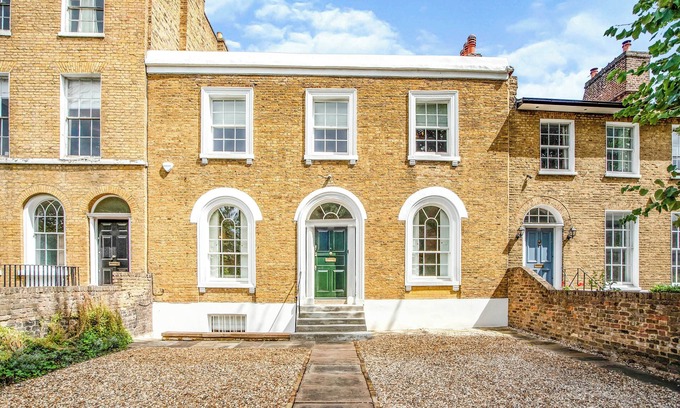 New Cross House | Stunning 5-Bed Regency House with garden in Central London