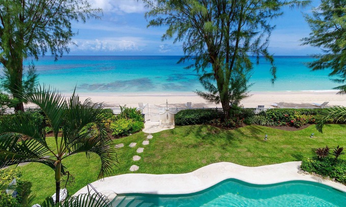 Bridgetown Villa | Stunning 5 Bedroom Old Trees Villa