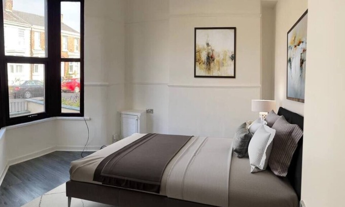 Queen's Gate House | Stunning 5-Bedroom House with 5 En-Suite Bathrooms in Liverpool's L4