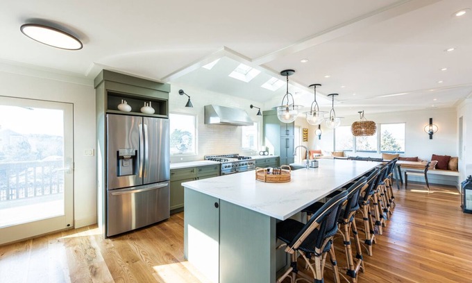 Katama House | Stunning 5 BR Contemporary Beach Home. Heated Pool & tennis/pickle ball court.