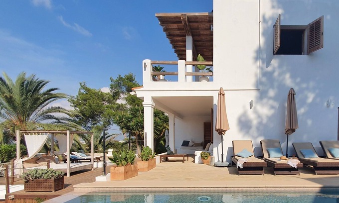 Port des Torrent House | Stunning 5 Bedroom Villa With seaviews, garden & heated pool 5 min to the beach