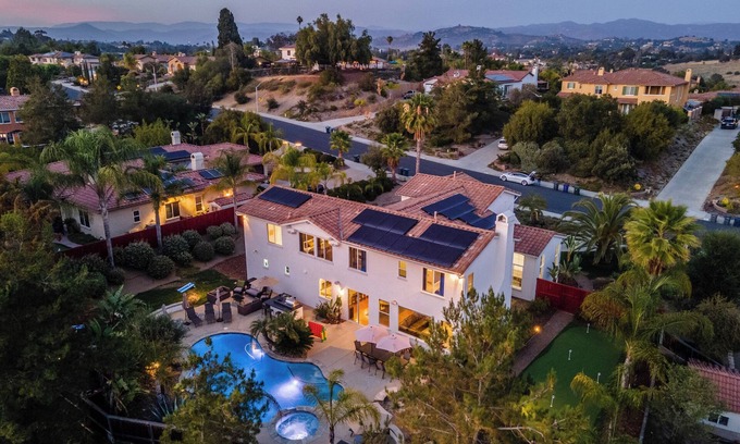 Kit Carson House | Stunning 5BR Resort w/Game Room, Pool & Hot Tub!