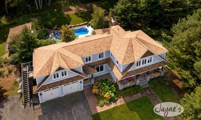 Bracebridge Cottage | Stunning 6 Bed, 6 Bath Pool! Hot Tub! Private Oasis! Poolside Cabana! Gym!
