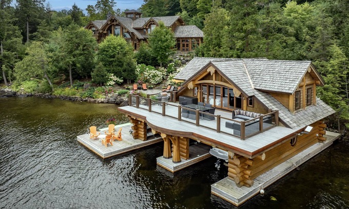 Seguin Cottage | Stunning 8 bed 8 bath cottage on Lake Rosseau with boathouse!