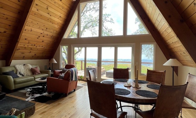 Penngrove House | Stunning A-frame on private vineyard with world class sunsets. Great for groups!