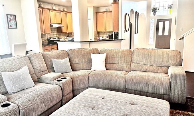Southbelt/Ellington House | Stunning and delightful home in Houston!Close to Hobbyairport,Downtown&Galveston