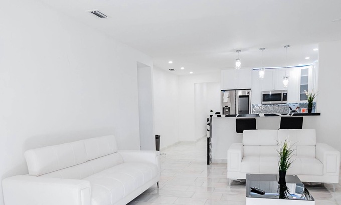 Miami Shores House | Stunning and Luxury 3-Bedroom