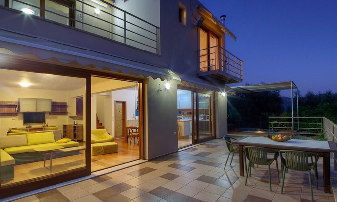 Agia Villa | Stunning and panoramic view over the hinterland and the mountains