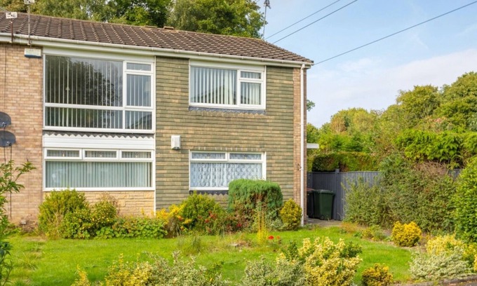 Hazlerigg House | Stunning and spacious 2 - bedroom house with a family feel