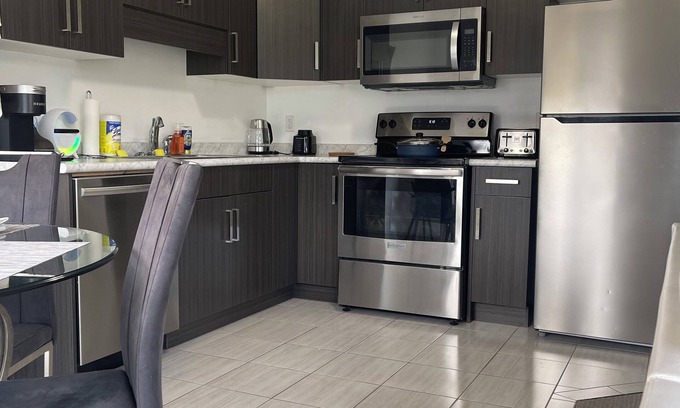 Fonthill House | Stunning and Stylish Home in Fonthill, 10min from Welland, 15 from the falls