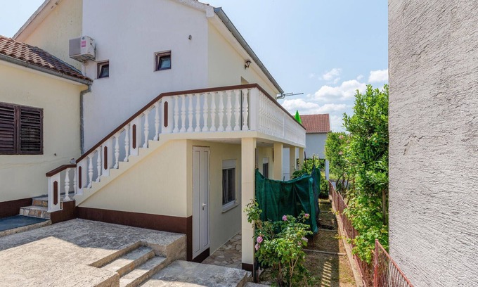 Gornji Karin Apartment | Stunning apartment in Karin Gornji