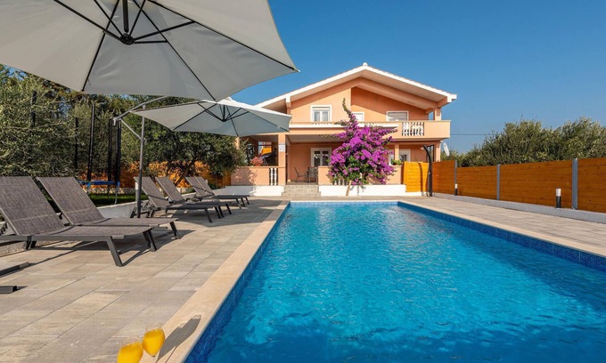 Donje Rastane Apartment | Stunning apartment in Glavica