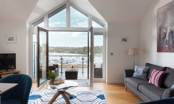 Mylor Churchtown Apartment | Stunning apartment in Falmouth, 2 beds, 2 baths, sea view