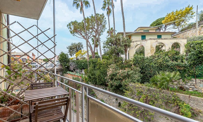 Pieve Ligure Apartment | Stunning apartment in Bogliasco with kitchen