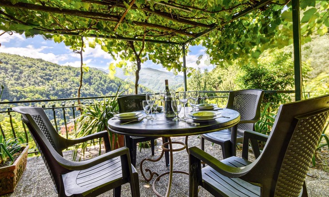 Mezzanego Apartment | Stunning apartment in Mezzanego