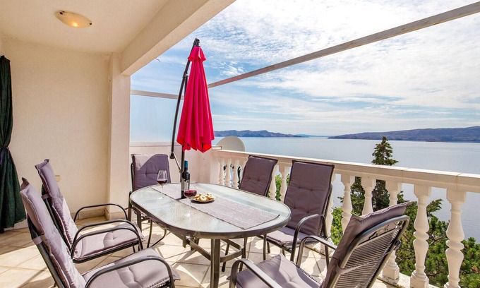 Vratarusa Apartment | Stunning apartment in Senj with kitchen