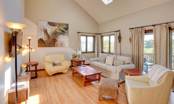 Athens House | Stunning Athens Retreat on Sleepy Hollow Lake!