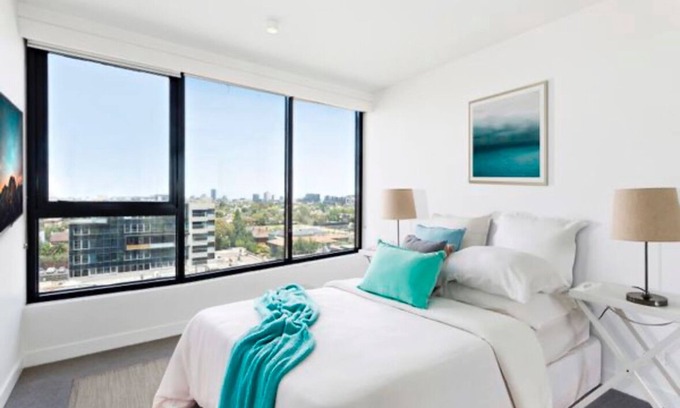South Yarra Apartment | Stunning Views & Central South Yarra Location