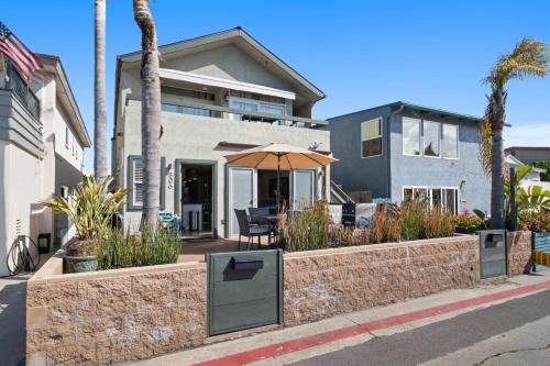 South Mission Beach House | Stunning Beach Home - large patio, parking, ac & dog friendly!