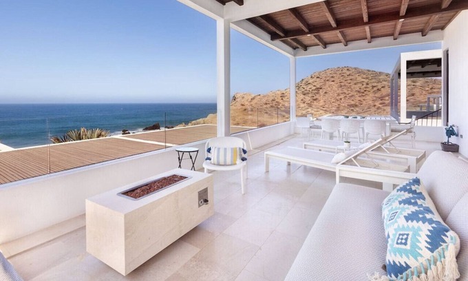 Cerritos Apartment | Stunning Beachfront Residence with Resort Perks