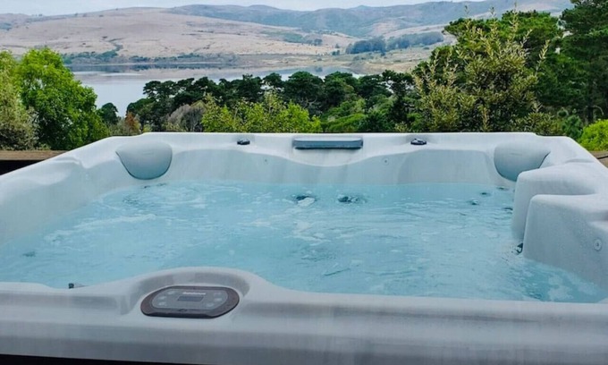 Inverness House | Stunning Beauty! Stay Cool above Tomales Bay!
