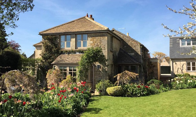 Mangotsfield House | Stunning BIG COTSWOLD COTTAGE + Annexe sleeps 16