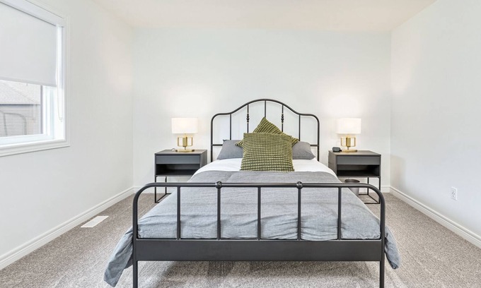 Clearview House | Stunning Blue Mountain ~ Close to Scandinave Spa ~ Collingwood