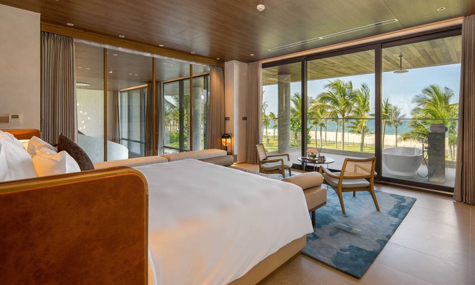 Dien Ban Villa | Stunning Brand New 6 Bdr Beachfront Villa @ Beach