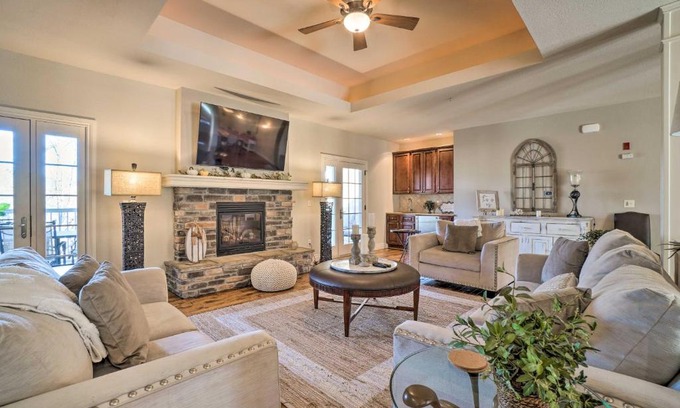 Branson Villa | Stunning Branson Villa with On-Site Golf Access