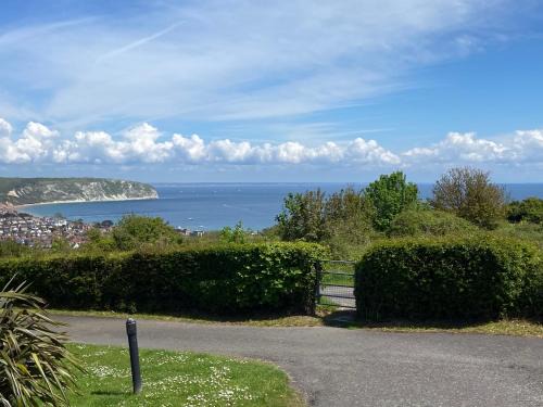 Swanage House | Stunning Caravan on Swanage Bay View Holiday Park