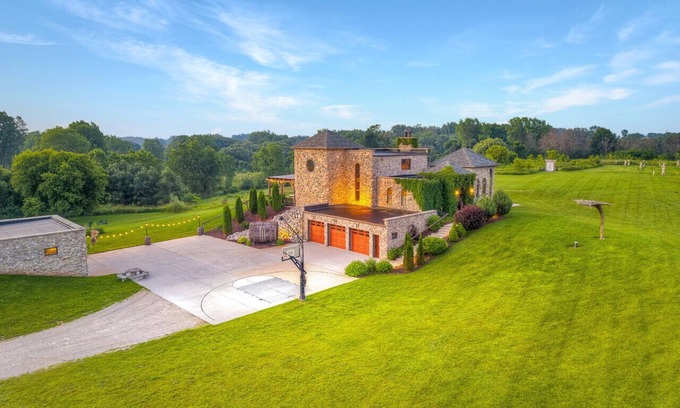 Cleveland Other | Stunning castle with working vineyard - the ultimate luxury VRBO property!