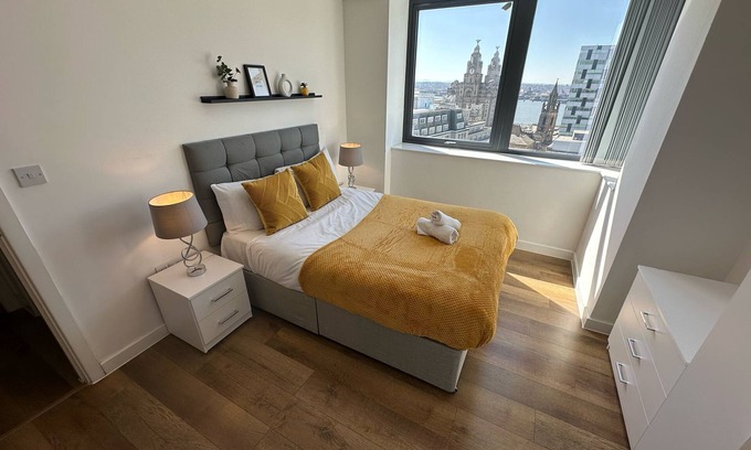 Pier Head Apartment | Stunning City View Two Bedroom Apartment Liverpool