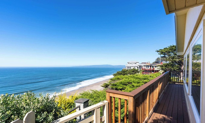 La Selva Beach House | Stunning Coastal Cottage w/Views of Monterey Bay!