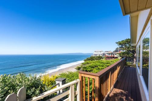 La Selva Beach House | Stunning Coastal Cottage with Views of Monterey Bay