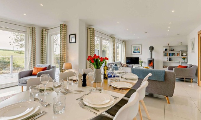 Winnard's Perch House | Stunning, Contemporary Cottage in village close to Padstow