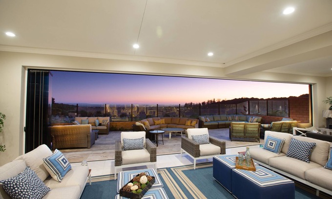 Orchard Hills House | Stunning Contemporary Villa