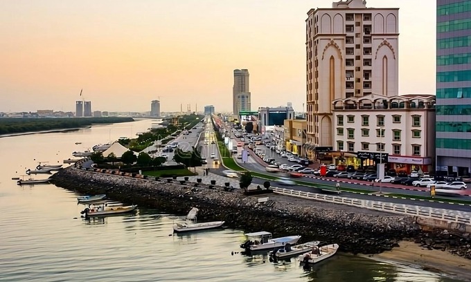Trade Centre 1 Apartment | Stunning Corniche Mangrove view