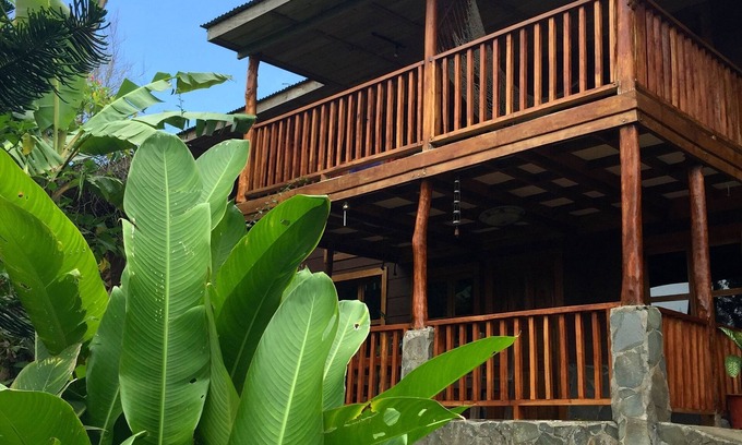 Quebrada Grande House | Stunning Artisan Home on Coffee Plantation with Exquisite View