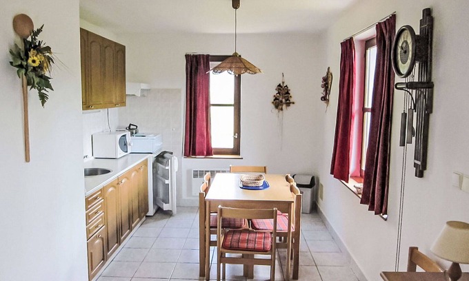 Velke Petrovice House | Stunning private villa with WIFI, pool, TV, patio, pets allowed, panoramic view and parking
