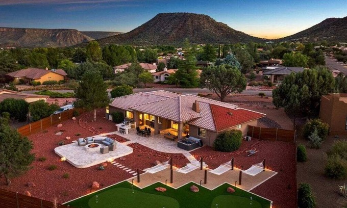 Oak Creek House | Stunning Deer: A spacious 3 bedroom retreat in the hear of Sedona