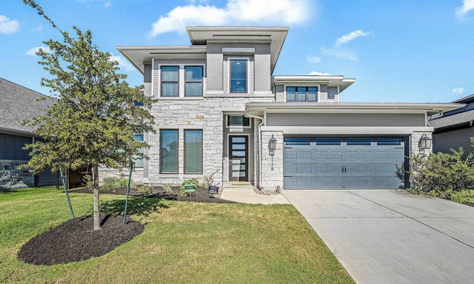 Austin House | Stunning Dog-Friendly Home in Austin